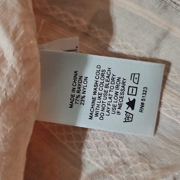 NWT 1.State Top Embroidered Off-the-Shoulder Blouse Pink XS Boho Bell Sleeve - Picture 5 of 7